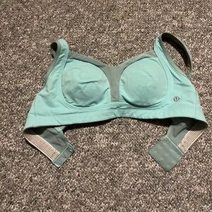 lululemon bra size 4 30B